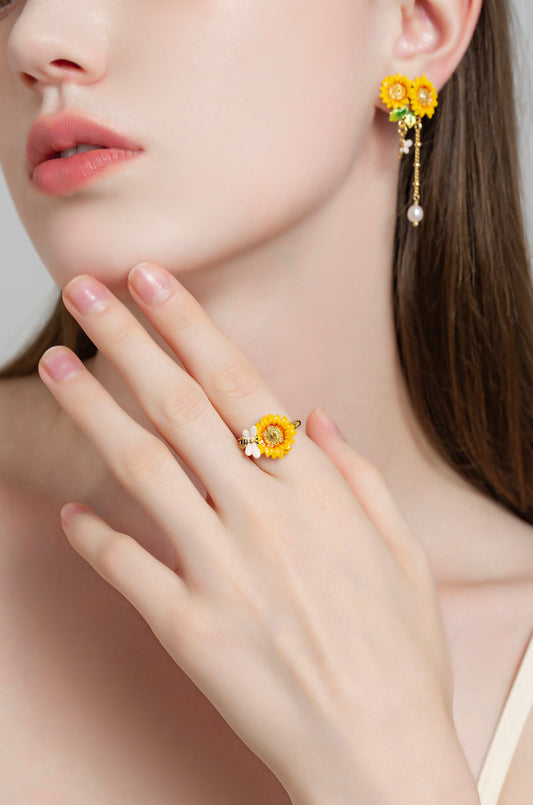Honey Bloom Sunflower Bee Adjustable Ring
