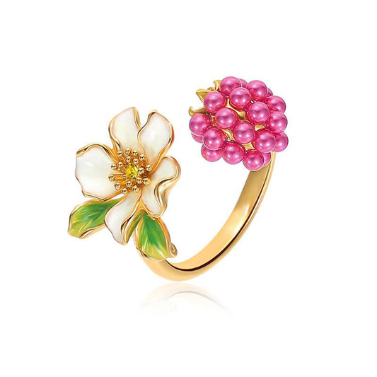 Sweet Berries Petal & Berry Ring